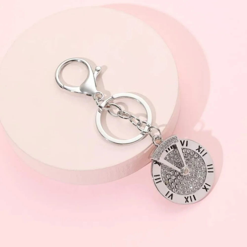 Rotating Roman Keychain